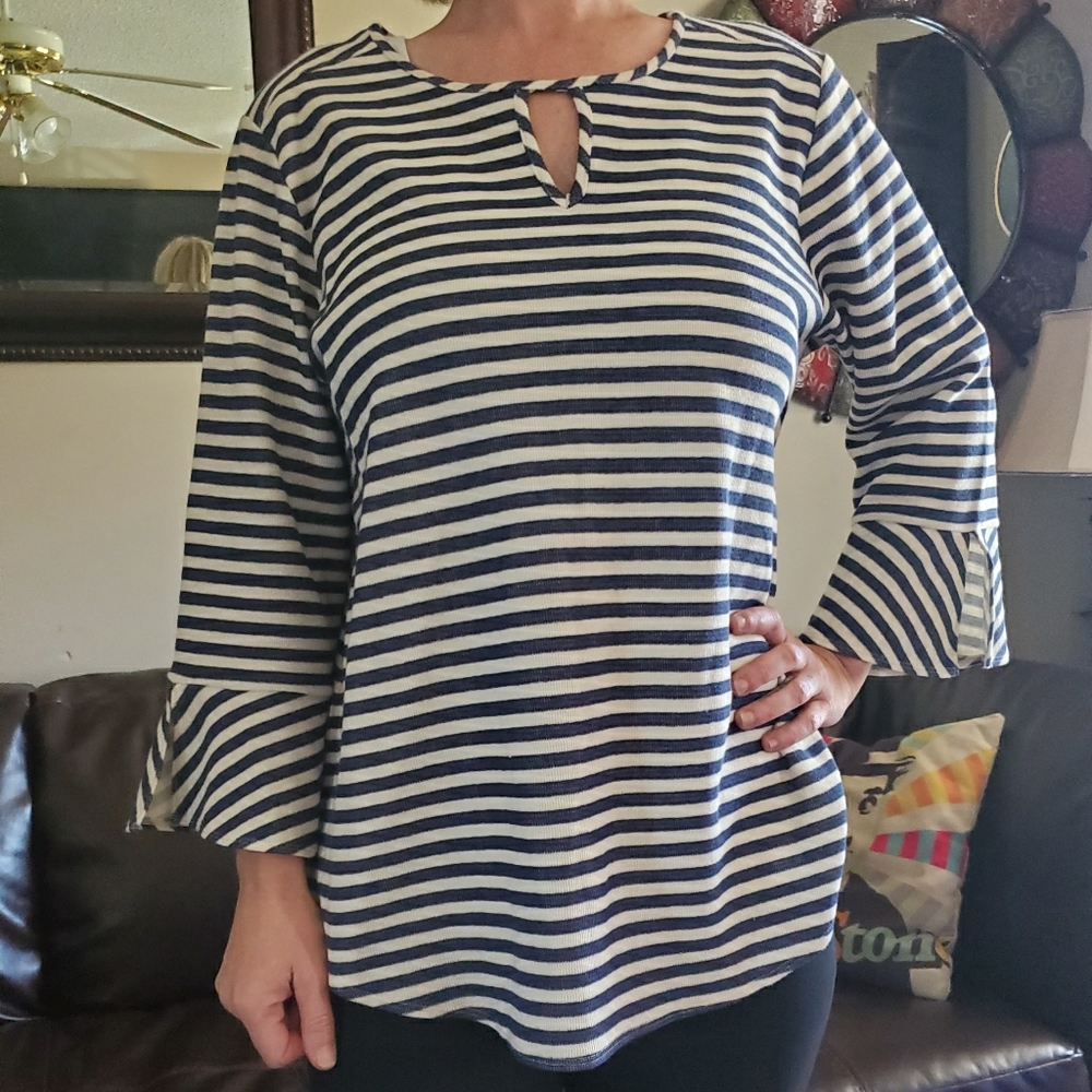 Van heusen stripped 3/4 sleeve shirt